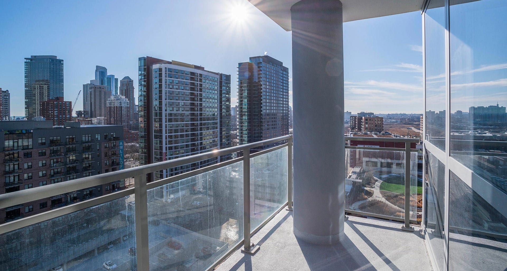 chicago apartments with balcony