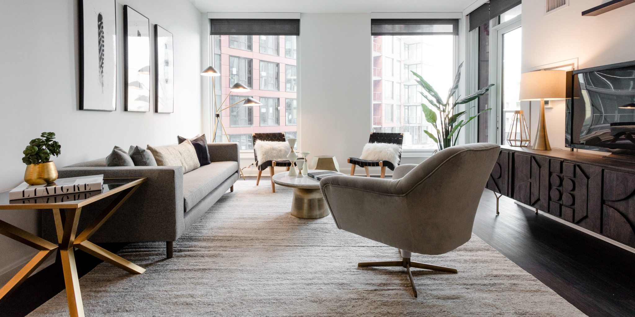 An open living space at ELEVATE Lincoln Park apartments.